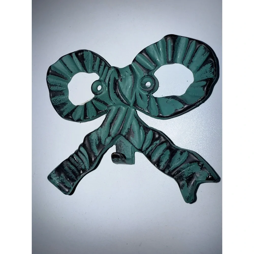 Hook Bow Ribbon Style Tie Green Solid Brass Ornate‎ Vintage- New